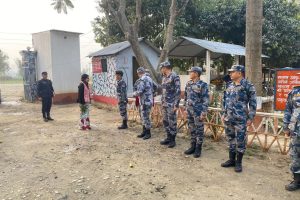 सशस्त्र प्रहरी बल नेपाल ४ नं. गण हेक्का सुनसरीद्वारा चोरी पैठारीको सामान र लागूपदार्थ बरामद